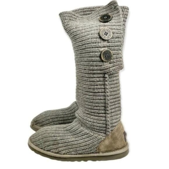 UGGs Classic Cardy Boot - Picture 1 of 8